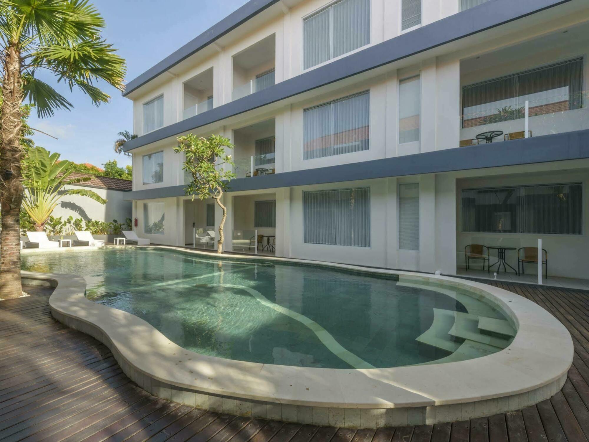 Coast Boutique Hotel Kuta  Exterior photo